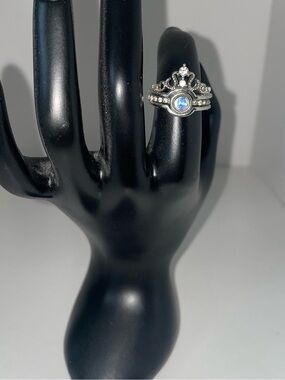 Silver tone Crown Ring with projection inside I love you 100 languages